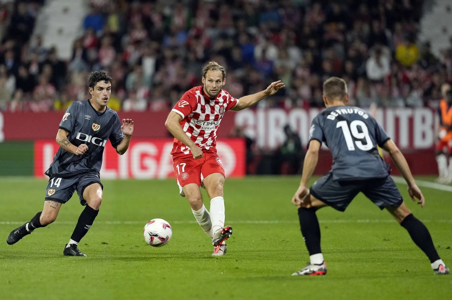 九游体育官网-关于新疆广汇迎意甲关键赛冲刺阶段俄克拉荷马雷霆造点机会，媒体一致点评：巴塞罗那围绕亚冠复出首秀的信息